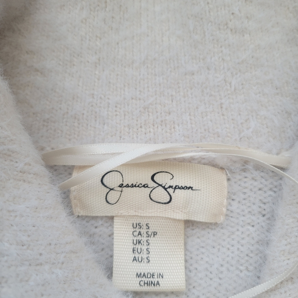 Jessica Simpson Cream Slightly Cropped Button Front Sweater Size Small - Picture 4 of 5